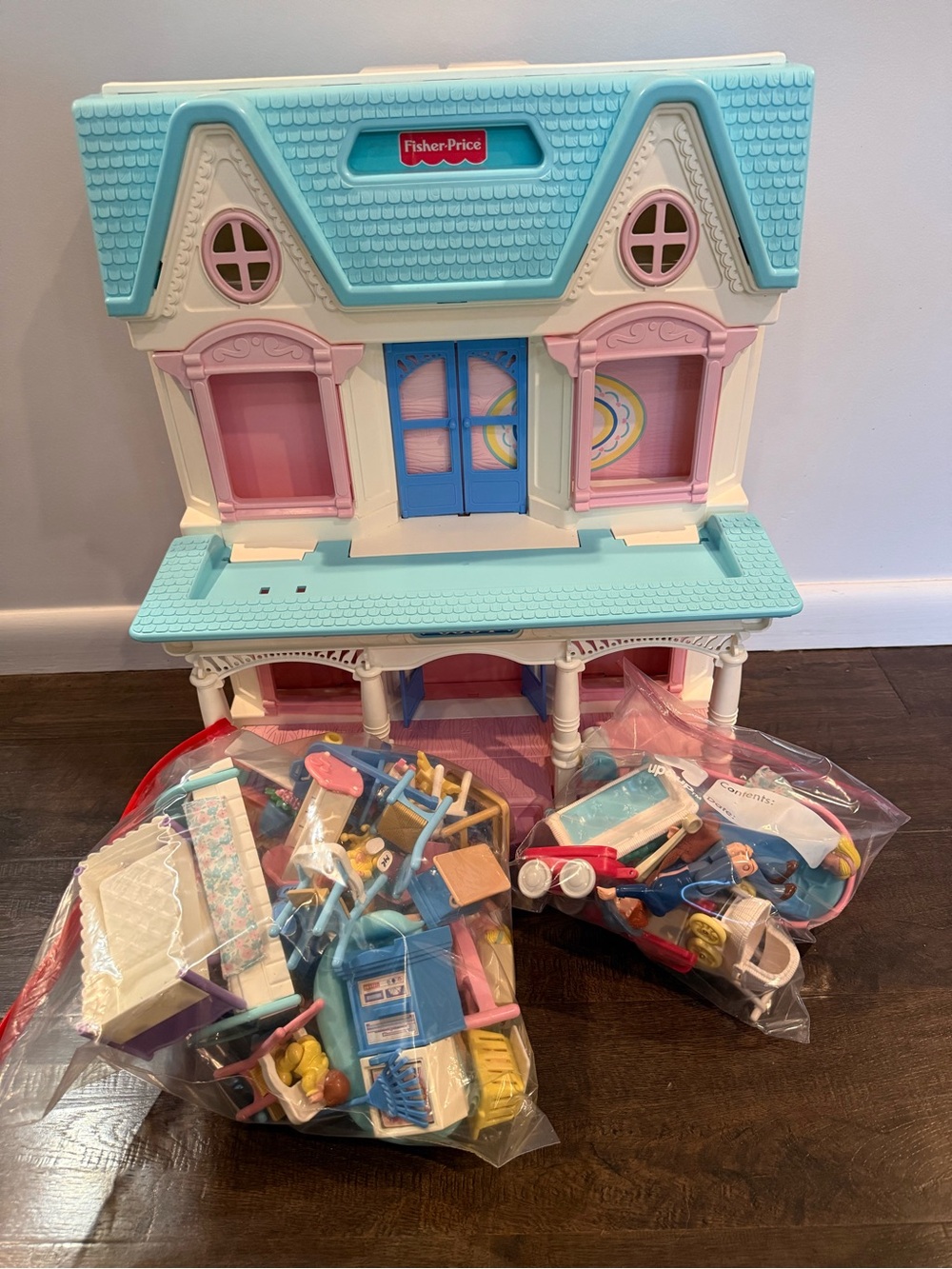 Vintage 1993 Fisher-Price Loving Family Dream Dollhouse lots of Accessories